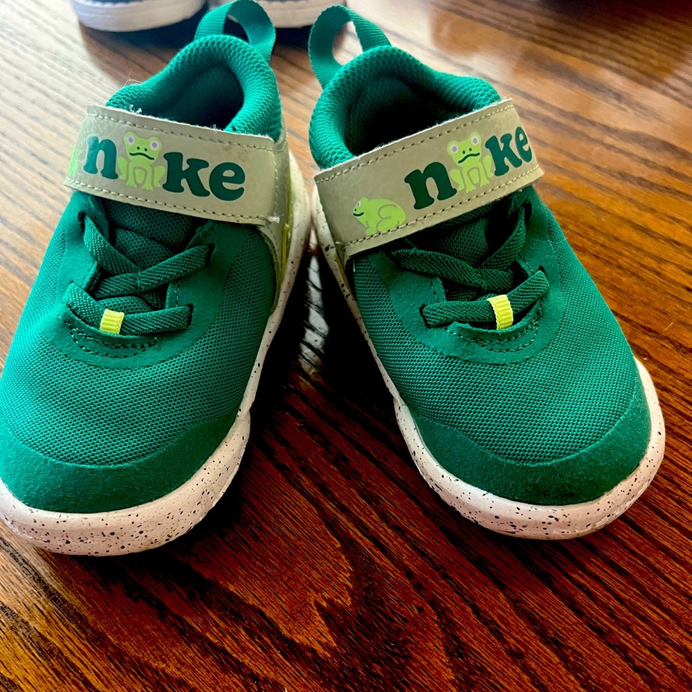 Like new Toddler Nike
